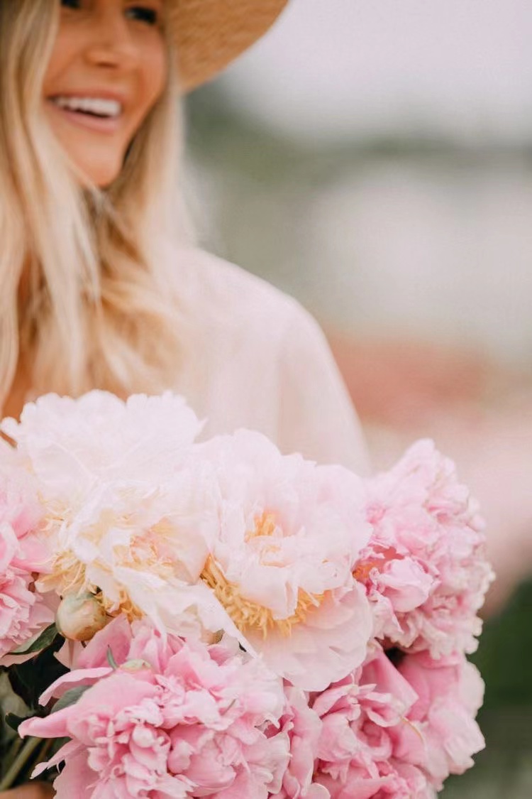 【此刻的冲动，是为明天的美好买单 】简小姐精选节日花礼年卡