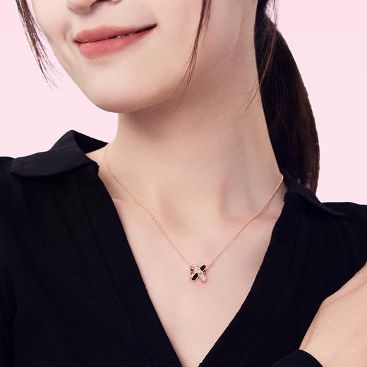 ［结·锁系列］18K玫瑰金钻石项坠 商品图4