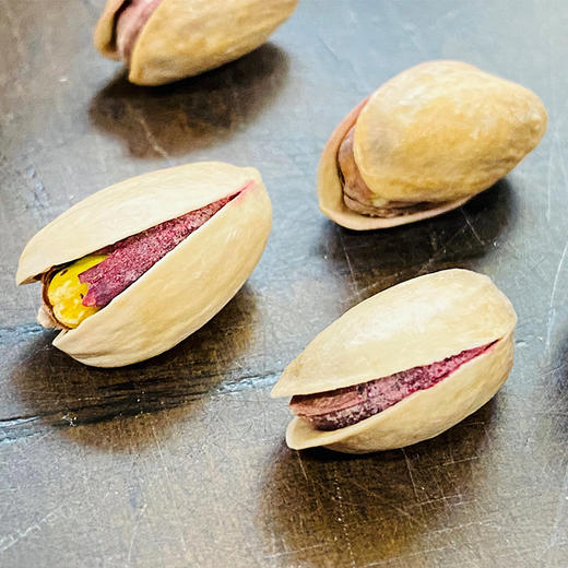 土耳其帕夏本色紫衣小粒开心果  | 珍稀的紫衣开心果,优雅紫衣下面包裹的一颗最淳朴的果实,零添加！还有品质上佳的伊朗无花果干，传统阴干慢工艺，造就优质的甜度和口感。零添加，纯净无杂，个大耐嚼，更轻更甜 商品图2