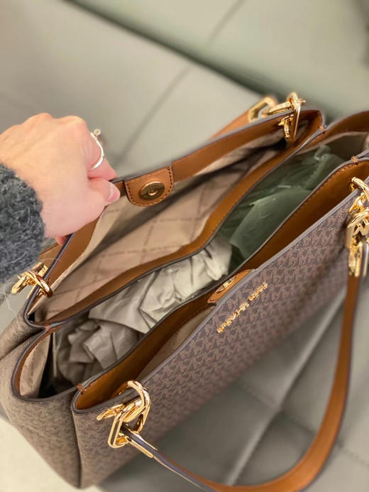 💰1450元🇺🇸直邮，MK Trisha系列托特包，三层设计，大方好看也很实用 商品图1