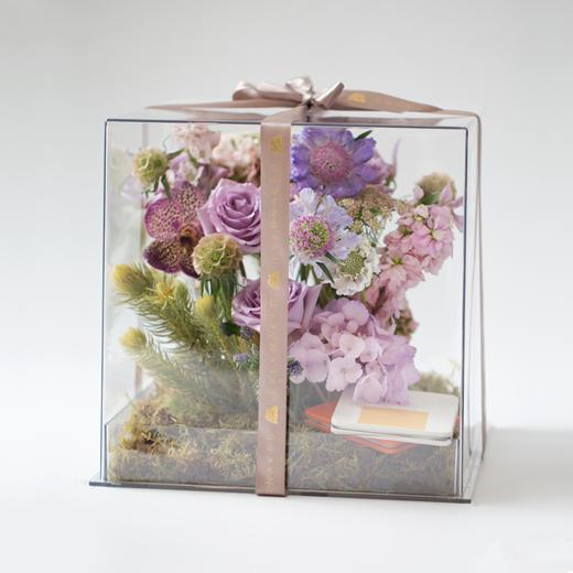 限定 「一见倾心」精品果干巧克力花盒｜内含：精品果干牛奶巧克力*2片，鲜花花盒*1盒。 商品图1