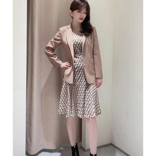 3楼 玖姿沙罗光影几何连衣裙 商品图2