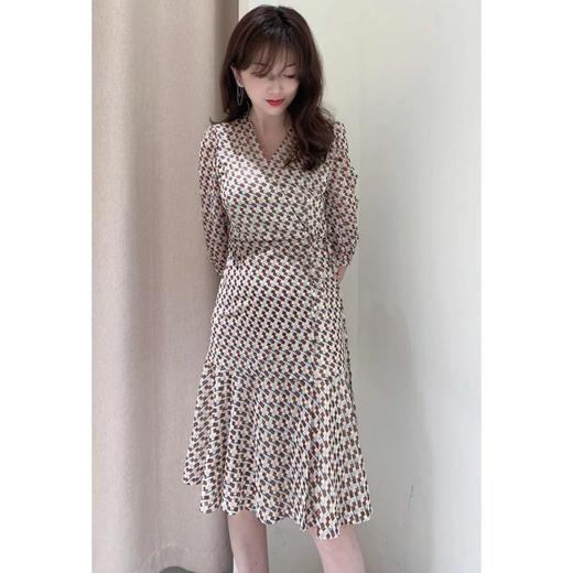 3楼 玖姿沙罗光影几何连衣裙 商品图1