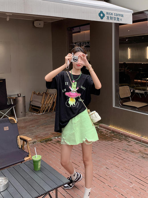 <曾小咸推荐> 微信粉丝秒杀专场 仅此今天 活动结束下架 绿色高腰牛仔短裙 日常119.00 立减59.01 秒杀59.99！！ 商品图1