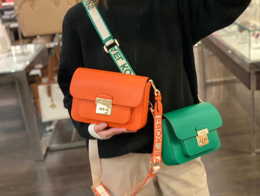 春季新款💰1540🇺🇸直邮✈️MK sloan 邮差包，帆布logo宽肩带 商品图5