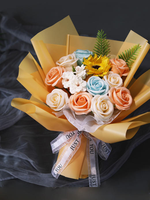 康乃馨花束送爱人妈妈老师生日礼物送女生玫瑰送长辈花束 商品图8