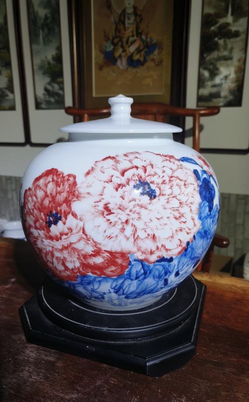 釉下青花五彩国色天香罐 商品图0