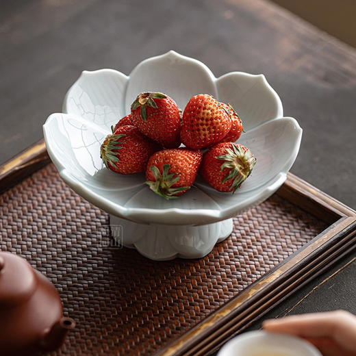 「中式高脚沥水果盘陶瓷茶点盘」精致莲花形点心盘 禅意清供糕点碟 商品图0