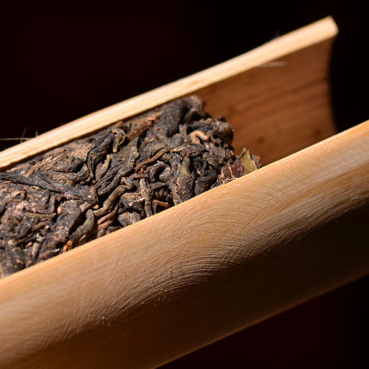 【特殊香气】易武生态环境之蕞：2019年国有林香椿林高杆古树竹筒！200克/根！ 商品图2