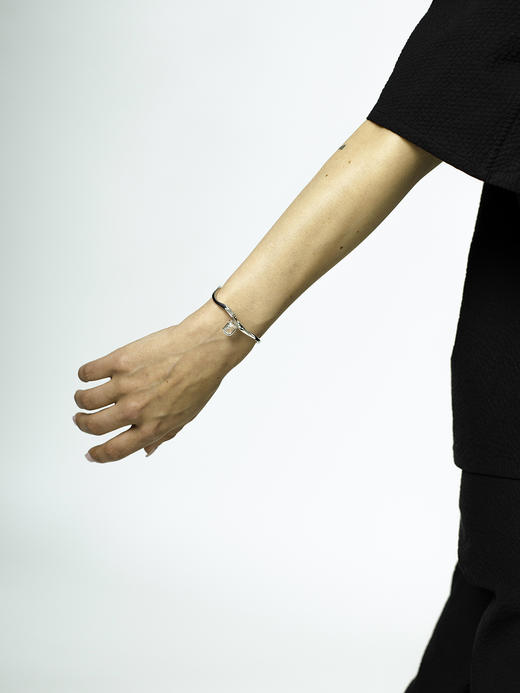 APRESI｜TROUVAILLE Millennium Cut Square White Topaz Fluid Bracelet [流转手镯] 商品图1