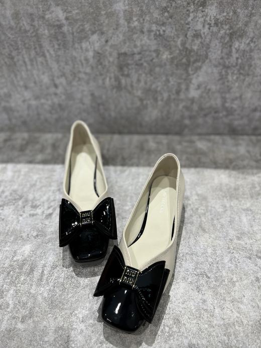 IUIU SECOND 新款拼色方头蝴蝶结浅口单鞋U23AE12691 商品图0