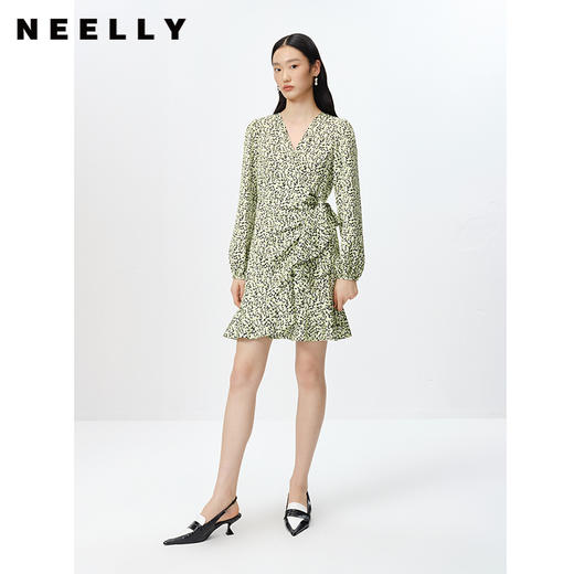 NEELLY纳俪商场同款春季V领泡泡袖连衣裙女收腰系带a字裙中长款N23022Y01098 商品图1