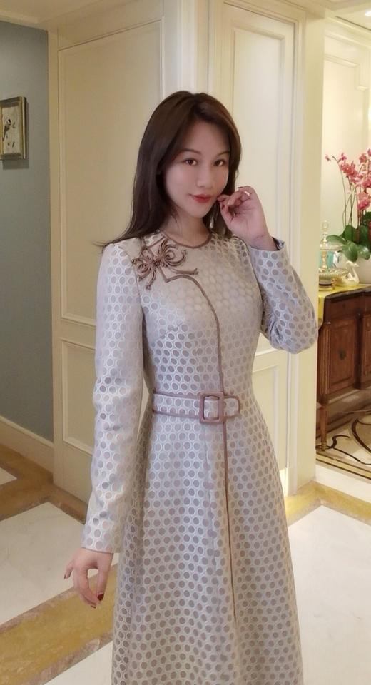 逸红颜 #明月优选  新春衣橱#2025复古穿搭「荷珊」  中式轻礼服感连衣裙 ,提花面料,里外娇嫩 商品图2