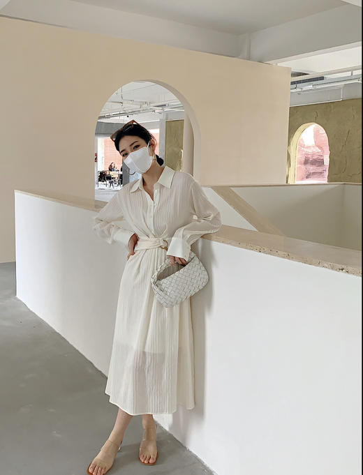 高级口*罩该有的样子，颜色高级，显脸小，而且真的超级轻！戴过炒鸡舒服的口罩了！！！！ 商品图4