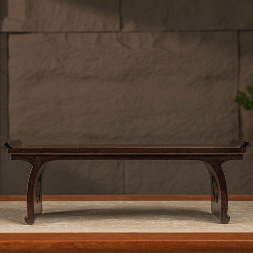 二十世纪 紫檀透雕如意云纹翘头案中案摆件 商品图0