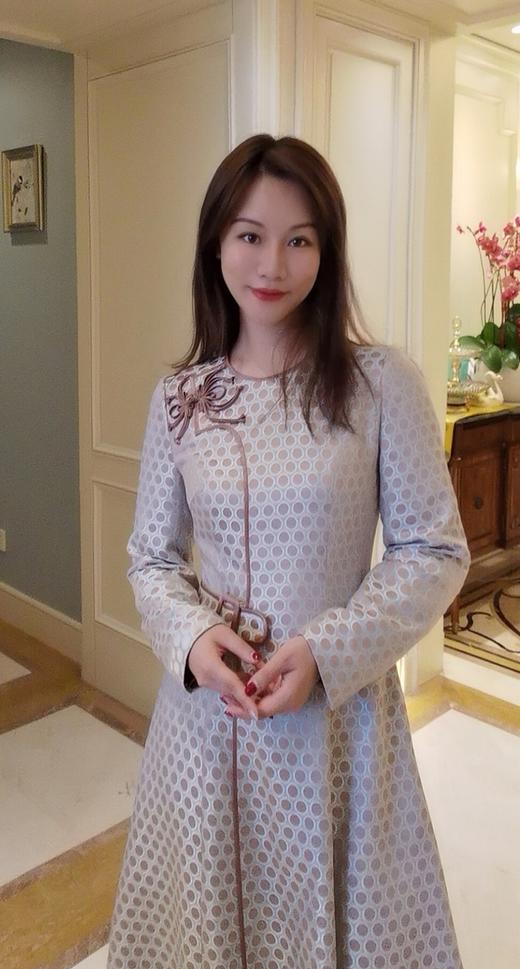 逸红颜 #明月优选  新春衣橱#2025复古穿搭「荷珊」  中式轻礼服感连衣裙 ,提花面料,里外娇嫩 商品图1