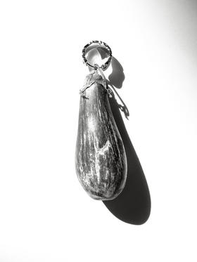 APRESI｜GLINTING Large Meandering Gemstones Mirrored Earrings [波纹大耳环]