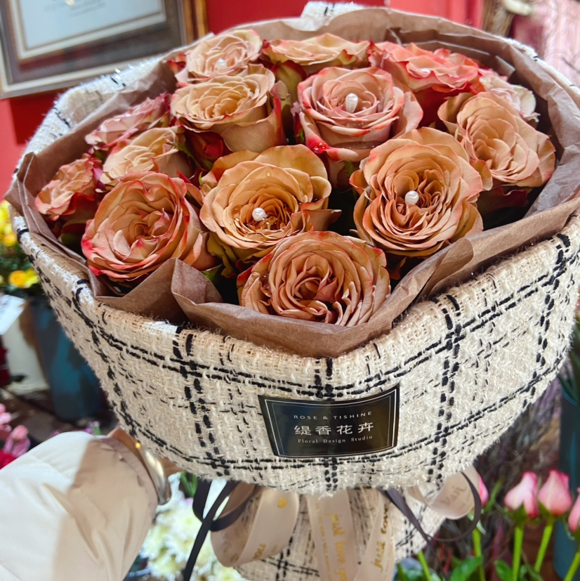 【眷恋时光】19朵卡布奇诺玫瑰，精品小香风花束