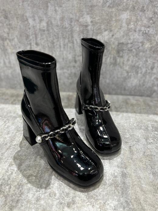 IUIU SECOND 亮面链条珍珠中跟短靴U21DS46092 商品图0