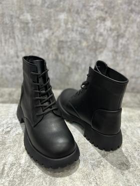 IUIU SECOND 舒适圆头切尔西靴U21DS46281