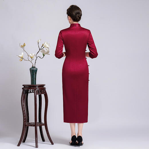 LHS-06184长款醋酸缎高贵连衣裙 2024新款春秋装阔太太宴会旗袍 商品图3