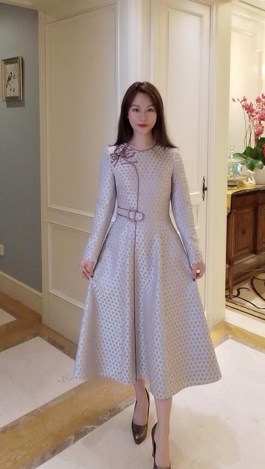 逸红颜 #明月优选  新春衣橱#2025复古穿搭「荷珊」  中式轻礼服感连衣裙 ,提花面料,里外娇嫩 商品图3