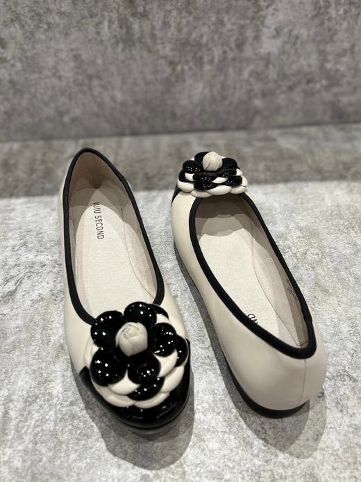 IUIU SECOND 新款娃娃头拼色花花平底单鞋U23AE12391 商品图3