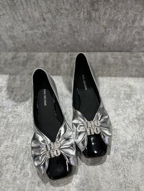 IUIU SECOND  新款方头大蝴蝶结钻饰浅口单鞋U23AE12701