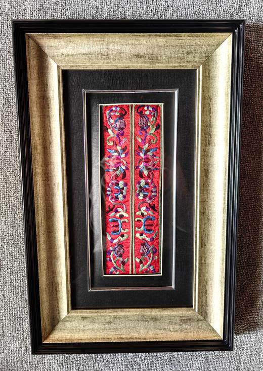 深山集市 榕江衣绣片画框25*9cm 商品图1