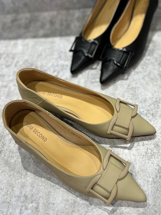 IUIU SECOND 新款尖头饰扣小猫跟单鞋U22AE18251 商品图2