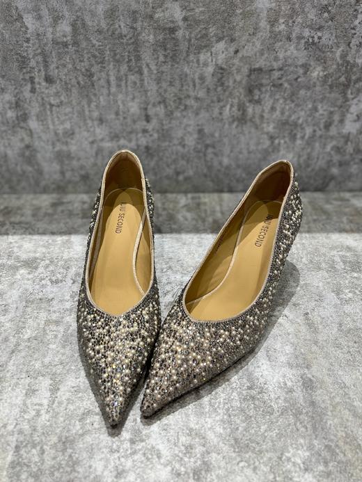 IUIU SECOND 新款尖头亮面浅口高跟鞋U23AE12751 商品图0