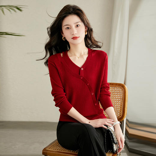 款时尚减龄针织，洋气设计感显瘦V领上衣CC-16-6633 商品图1