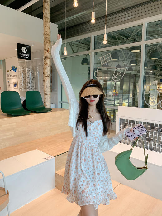 <曾小咸推荐>巨折清仓秒杀，稀有现货24小时发【仅限今日】  肩部系绳吊带连衣裙 商品图3