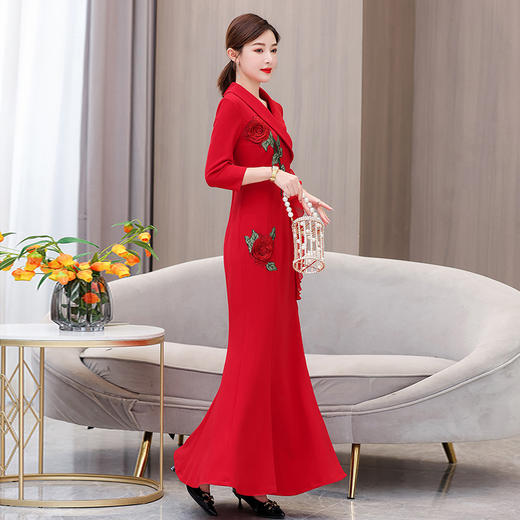 【XY】QE92222023春季新款中国风复古修身斜襟走秀表演长款旗袍刺绣花荷叶边裙 商品图1