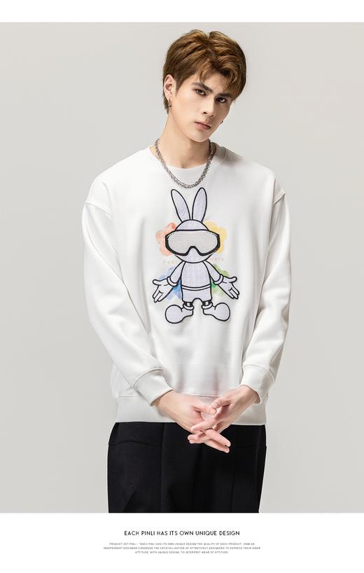 PINLI品立春季新款男士套头卫衣兔子压烫圆领上衣BG231109026 商品图3