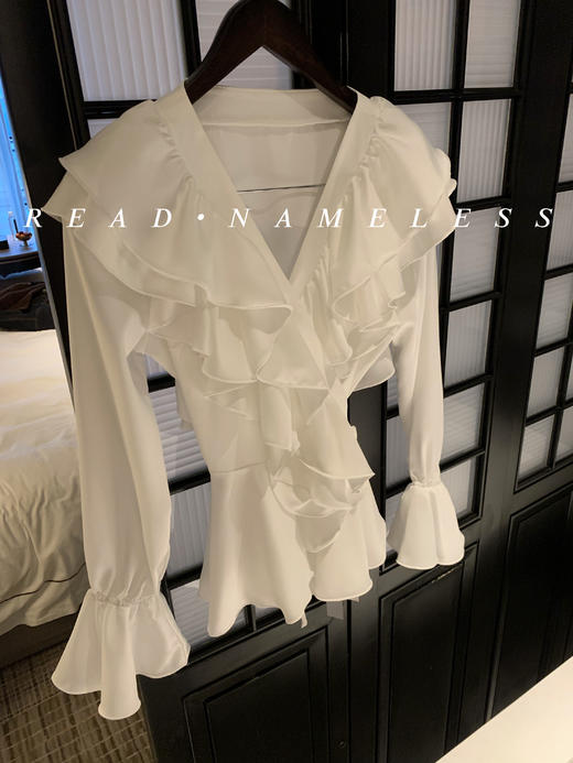 Read Nameless /浪漫白色缎面约会衬衫 商品图0