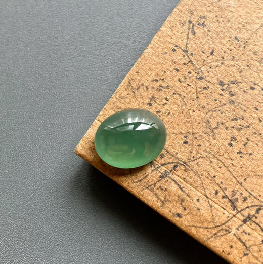 高冰种晴水绿翡翠大蛋面鸽子蛋 商品图3