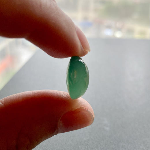 高冰种晴水绿翡翠大蛋面鸽子蛋 商品图10