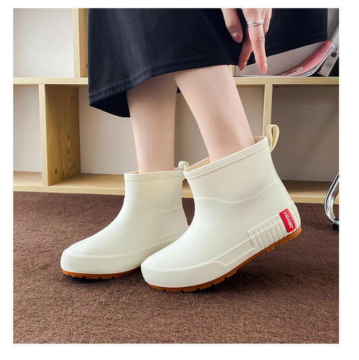 【超软又防滑的成人雨靴】 特别好穿 PVC材质 雨天一样可以潮流搭配 商品图4