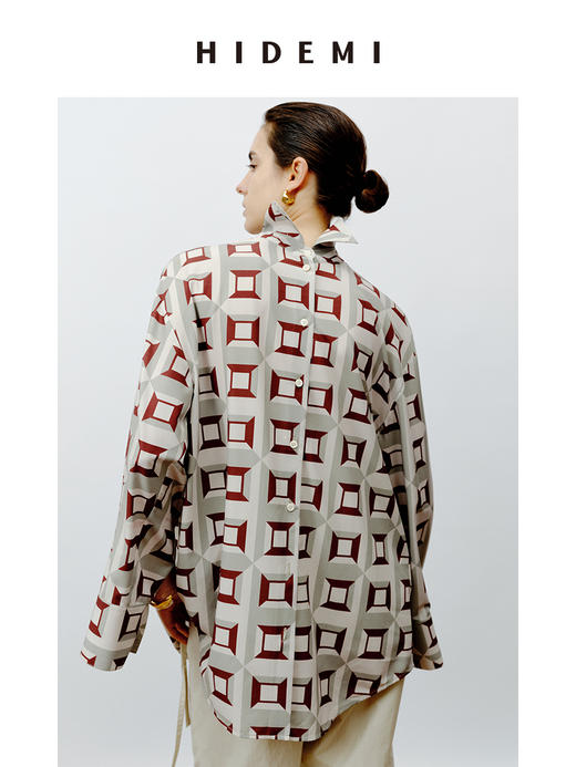 HIDEMI “我们做印花”经典几何设计感廓形印花缎面衬衫 米绿/黄蓝 商品图8