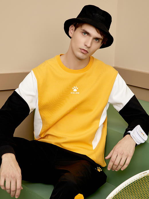 卡尔美春季新款男士圆领拼色卫衣 商品图0