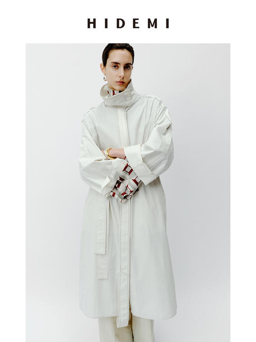 HIDEMI 极简设计感明线廓形立领腰带式长款水洗棉风衣 商品图3