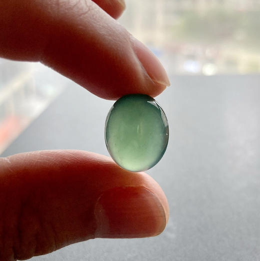 高冰种晴水绿翡翠大蛋面鸽子蛋 商品图9