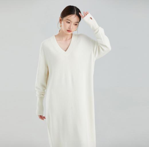 东黎 • 小山羊绒女士秋冬V领宽松气质打底连衣裙 21D12 商品图6