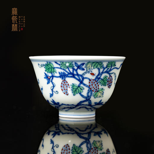 青花斗彩葡萄纹杯 商品图0