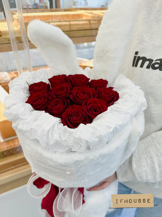 「小花花」情人节小兔子 红玫瑰 白色包装 商品图1