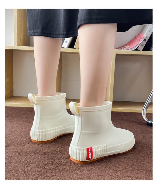 【超软又防滑的成人雨靴】 特别好穿 PVC材质 雨天一样可以潮流搭配 商品图9