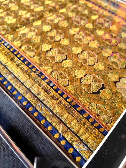 深山集市 黄平衣绣片画框31.5*22.5cm 商品图3