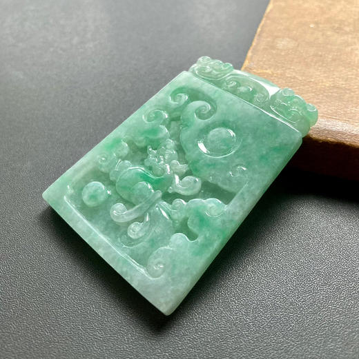 糯种飘阳绿翡翠大龙牌 商品图2