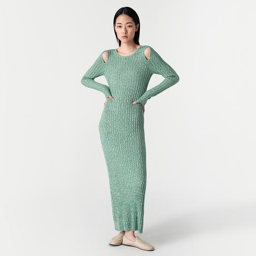 322工房轻盈释放肩部挖空丝羊绒连衣裙2023春夏长款针织裙子B014 商品图4